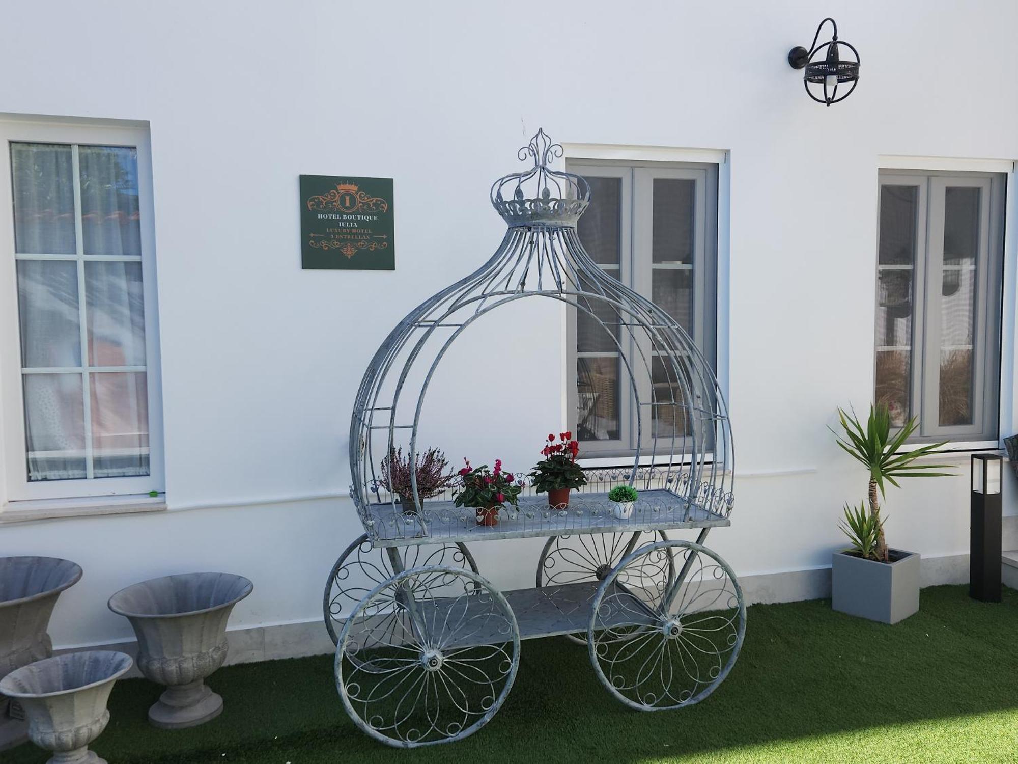 Hotel Boutique Iulia 5 Estrellas Medina de las Torres Bagian luar foto